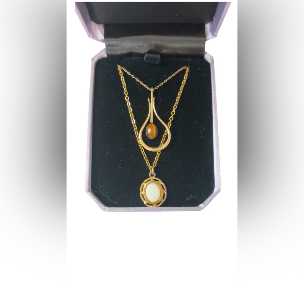 Elegant Vintage Gold, Brown, & White Pendant Necklace Set